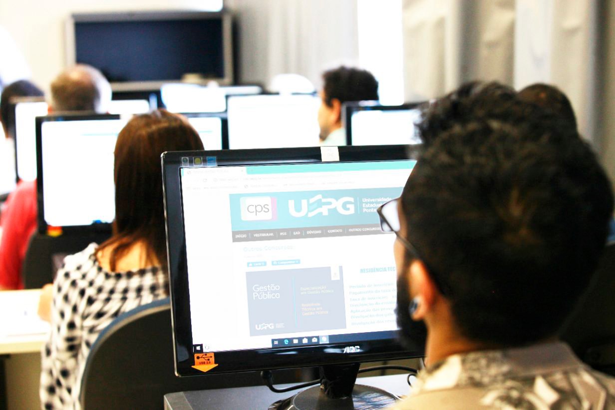 Paraná promove curso de aperfeiçoamento sobre extensão universitária