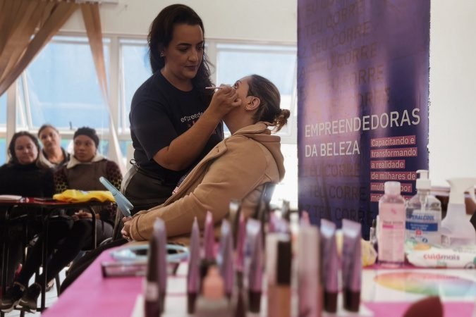 Inscrições: Empreendedoras da Beleza oferta cursos gratuitos de maquiagem na RMC – Cursos Paraná – PR