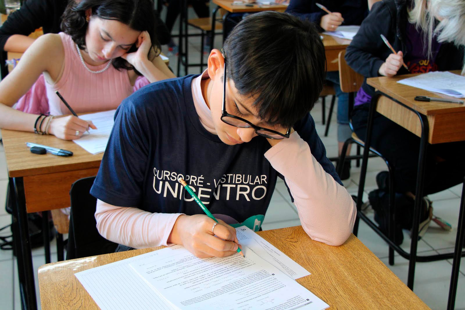 Universidades estaduais do Paraná ofertam 5.650 vagas para 228 cursos de graduação